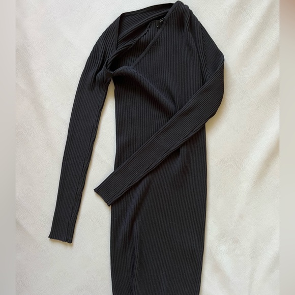 Wynn Hamlyn Black Keyhole Knit Mini Dress - Picture 2 of 3